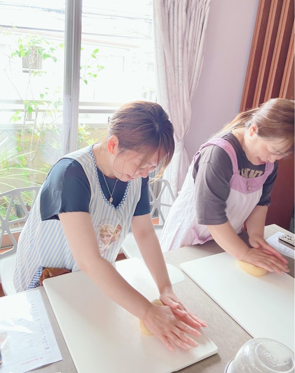 手ごねでパン作り