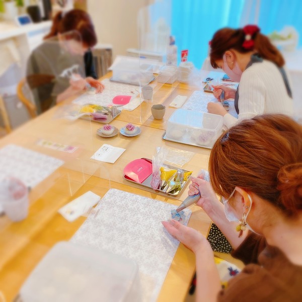 お友達同士でわいわいとレッスンをするのも楽しいですね。