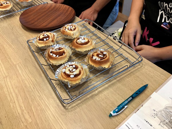 体験レッスンのシナモンロール 🍞おいしいと好評です！