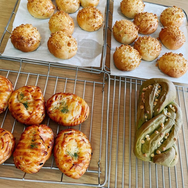 それぞれ焼くパンが違う日も🍞各自のペースで進めます♩