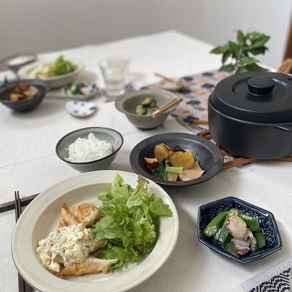自家製柴漬けが入ったタルタルをたっぷりとチキン南蛮に。