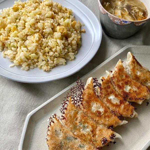 餃子、炒飯、酸辣湯