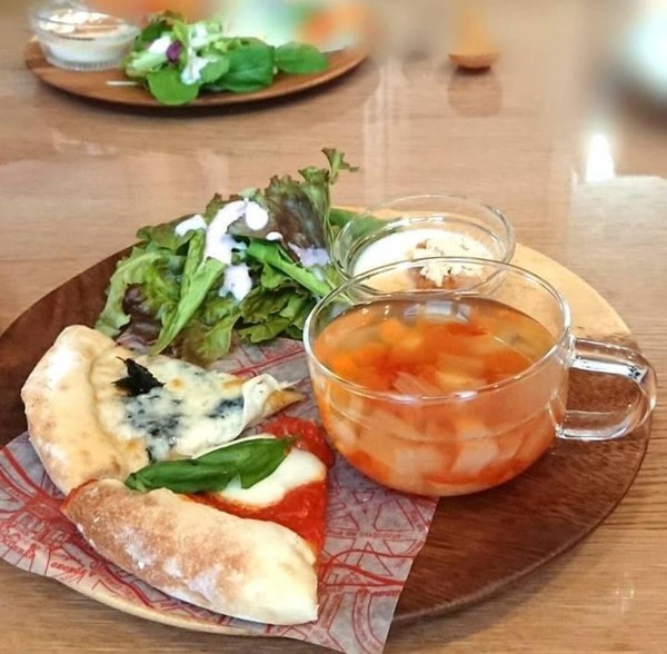 お楽しみのランチ
