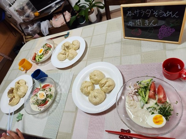 子ども教室、サラダそうめん＆肉まん