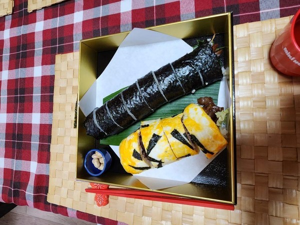 恵方巻と虎がらたまご巻きずし