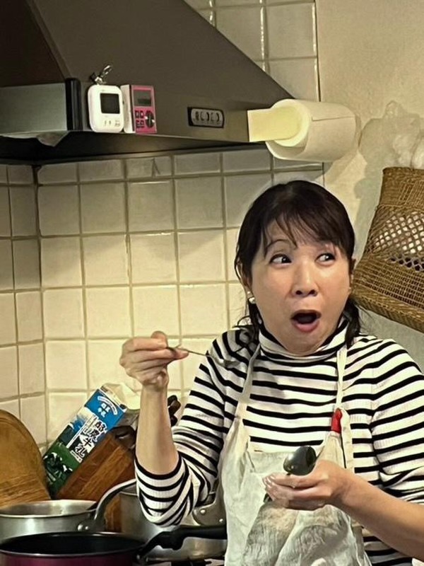 インドスパイスカレー味見中、美味しくてびっくり
