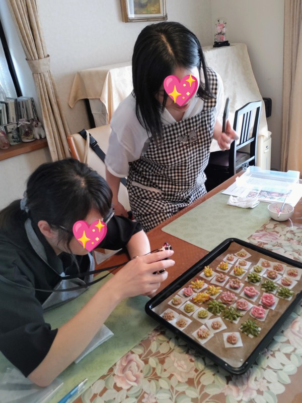 多肉クッキー。仲良し姉妹でご参加。
