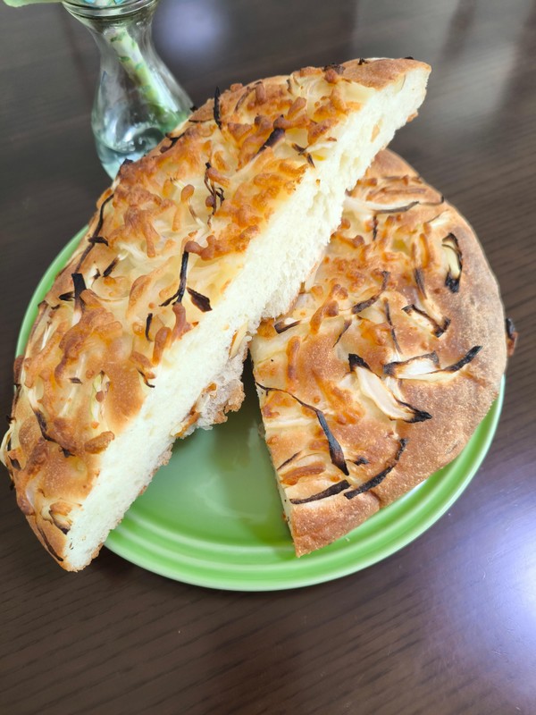 スモークチーズと玉ねぎのフォッカッチャ