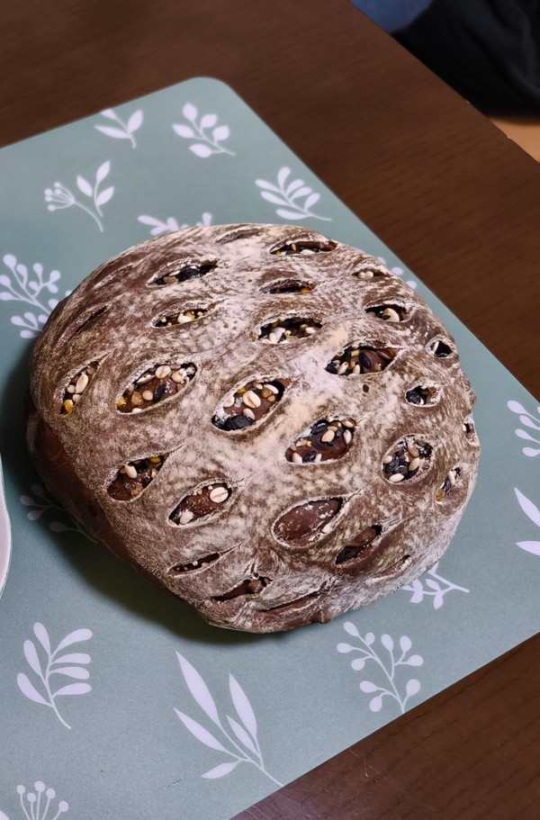 ショコラと雑穀のカンパーニュ