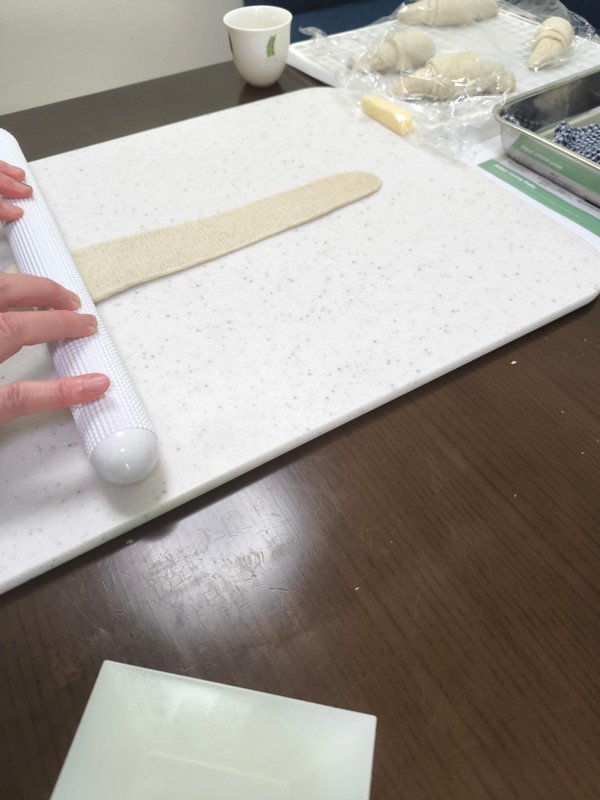 お一人ずつこね台、バット、発酵用シートをご用意致します