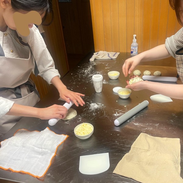 体験レッスンの様子。みなさま真剣！