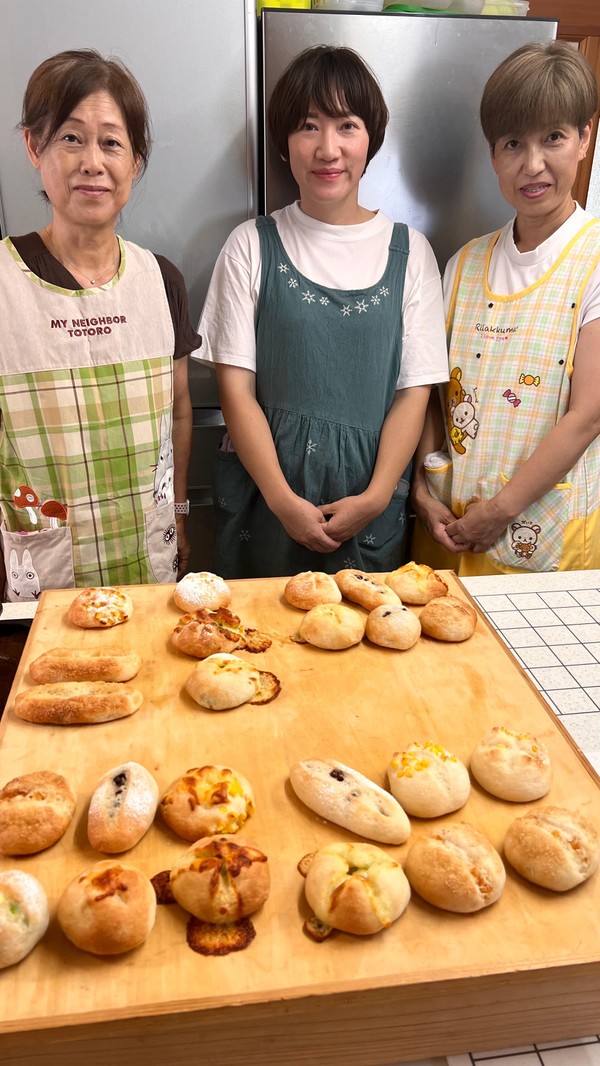 米粉パンを初めて作った生徒さんたち！
ばっちり焼けました♡