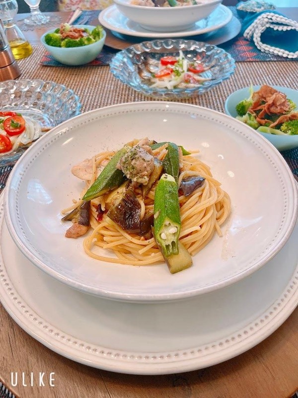 チキンと夏野菜のオイルパスタ