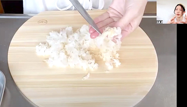 事前撮影した動画を、進行状況に合わせて再生していきます♬