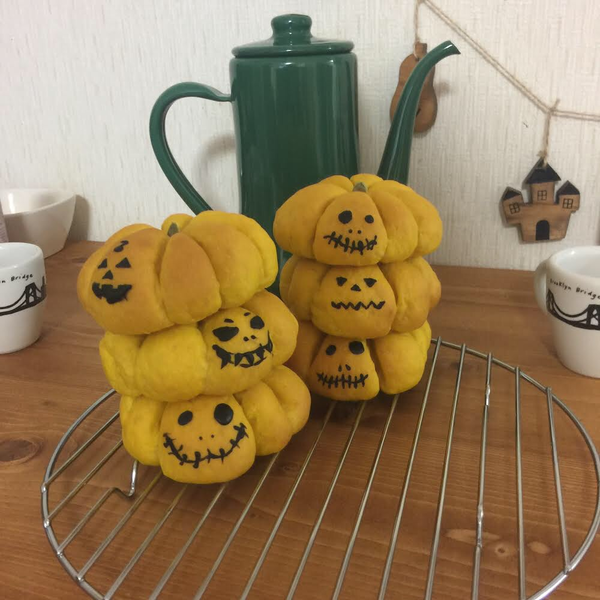 生徒さん達のジャック・オ・ランタン。笑。