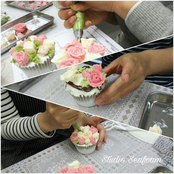 ローズカップケーキレッスン風景です❀