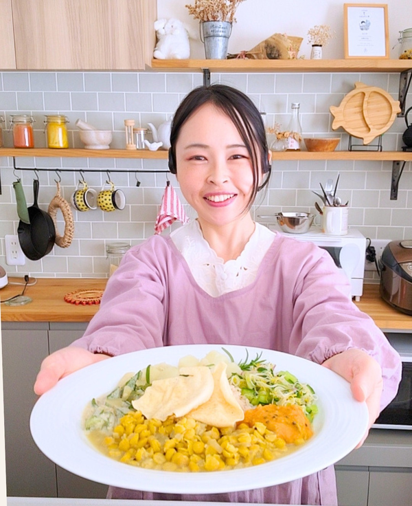 講師の小澤亜紀です！よろしくお願いいたします^^