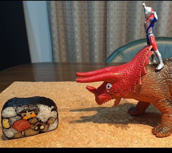 ハッケヨイ  ノコッタ❗
金太郎🐻対恐竜ウルトラマンチーム