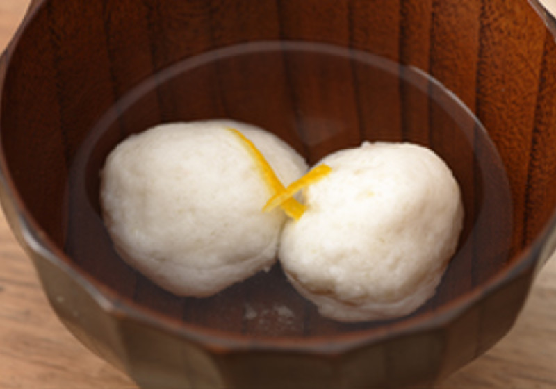 ふぐの白だしでしんじょのお吸い物