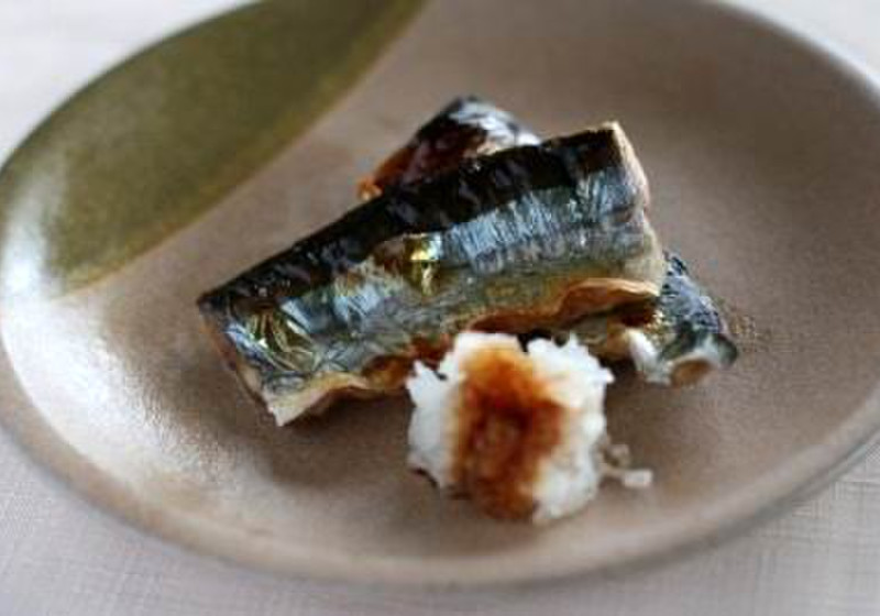 秋刀魚の出汁締め　炙り焼き