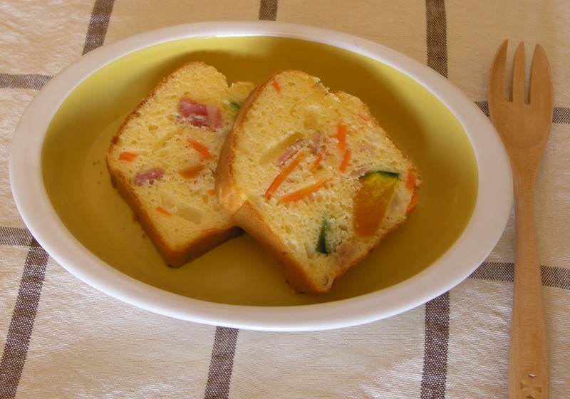 お野菜たっぷりケークサレ