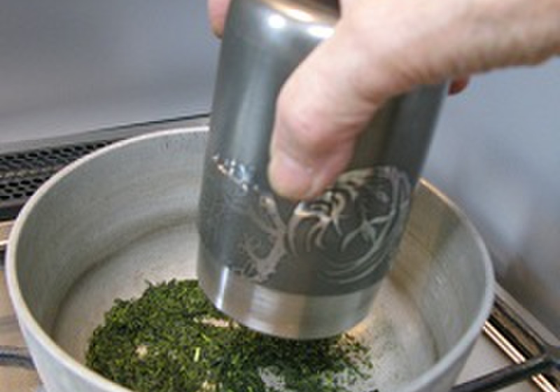 金属製の茶筒の使い始めに