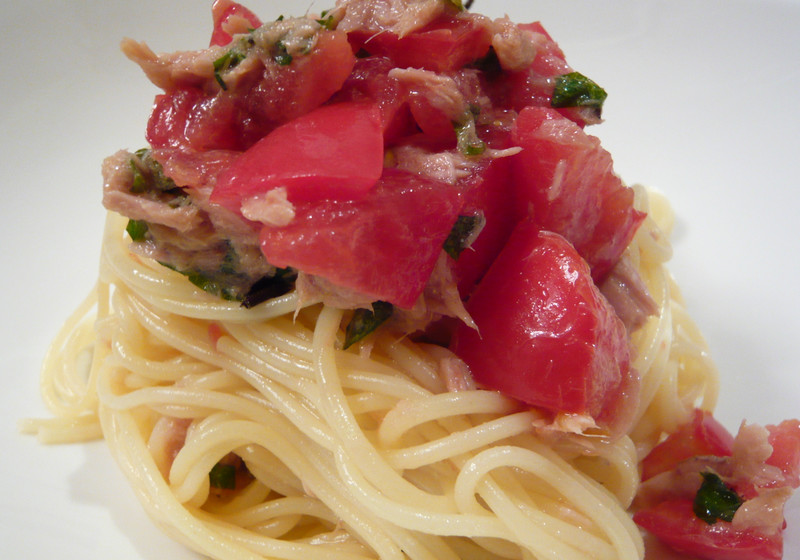 フルーツトマトとツナの冷たいパスタ