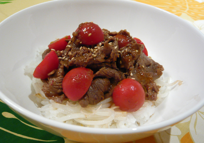 焼肉プチトマト丼