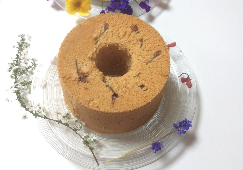 桜のシフォンケーキ