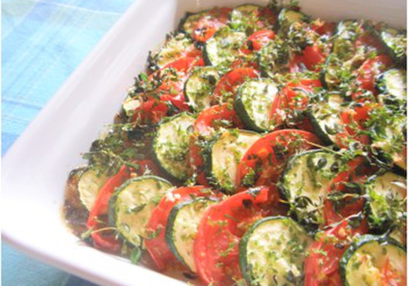 夏野菜のティアン（ズッキーニとトマトのオーブン焼き）