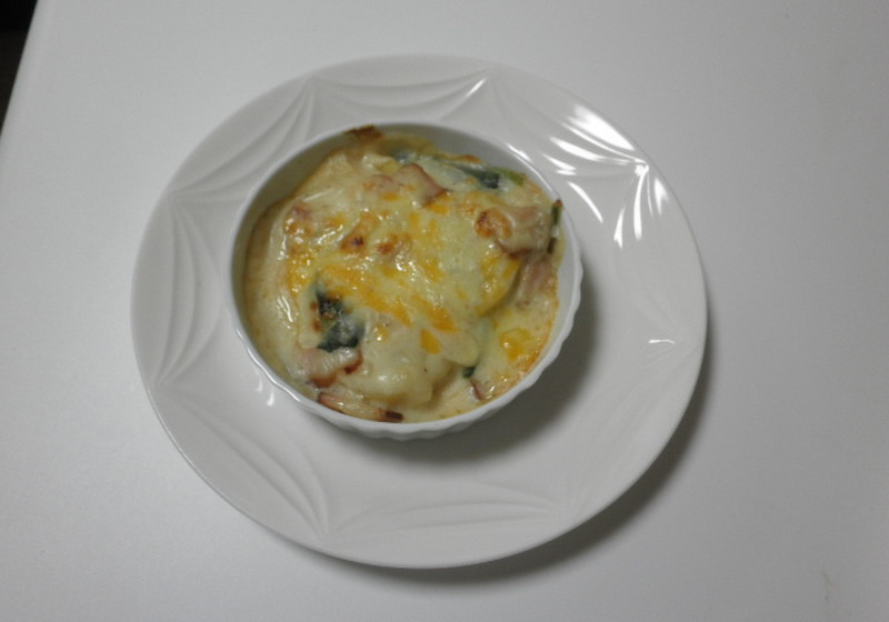 じゃがいもとほうれん草のグラタン