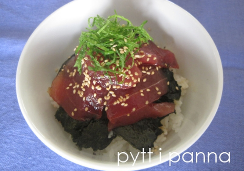まぐろの漬け丼