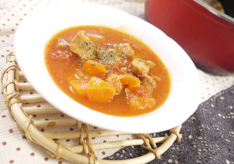 豚肉のトマト煮込み