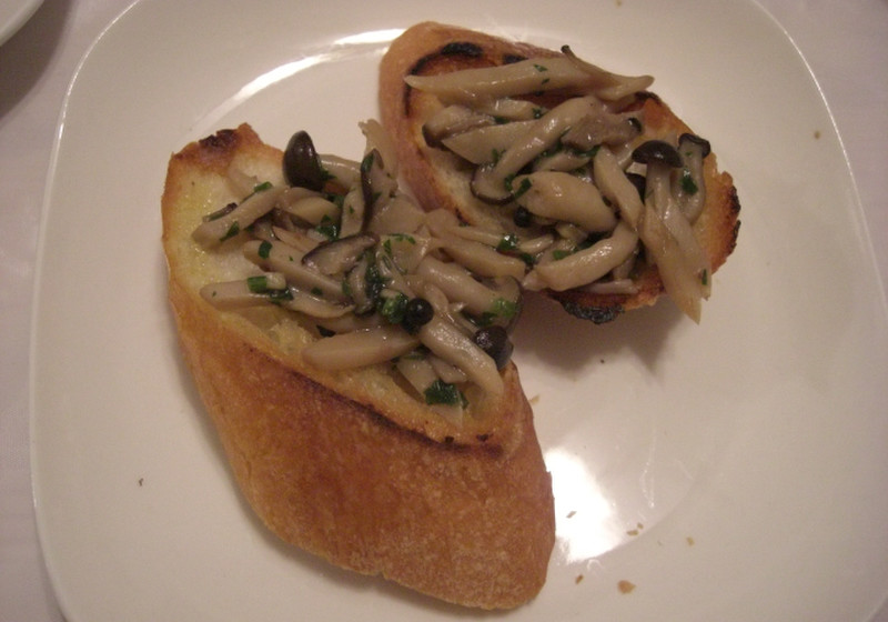 イタリア料理・きのこのクロスティーニ
