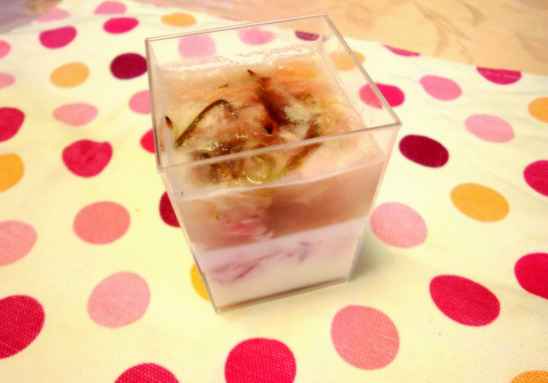 いちごムースと桜ゼリーのグラスデザートレシピ