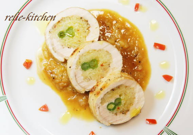 サフランライスのチキンロールオレンジソース