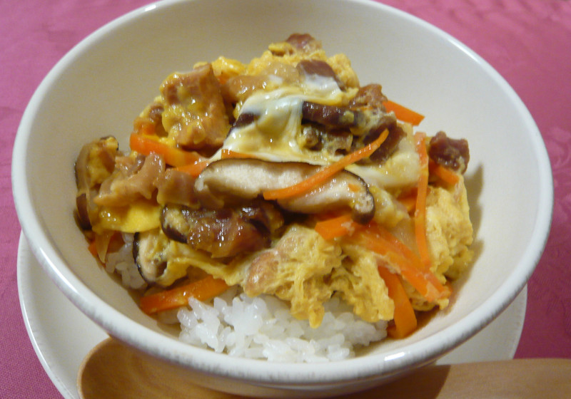 やきとり缶詰で親子丼