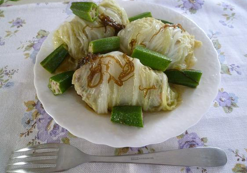 鰹だしつゆもずく入りロール白菜