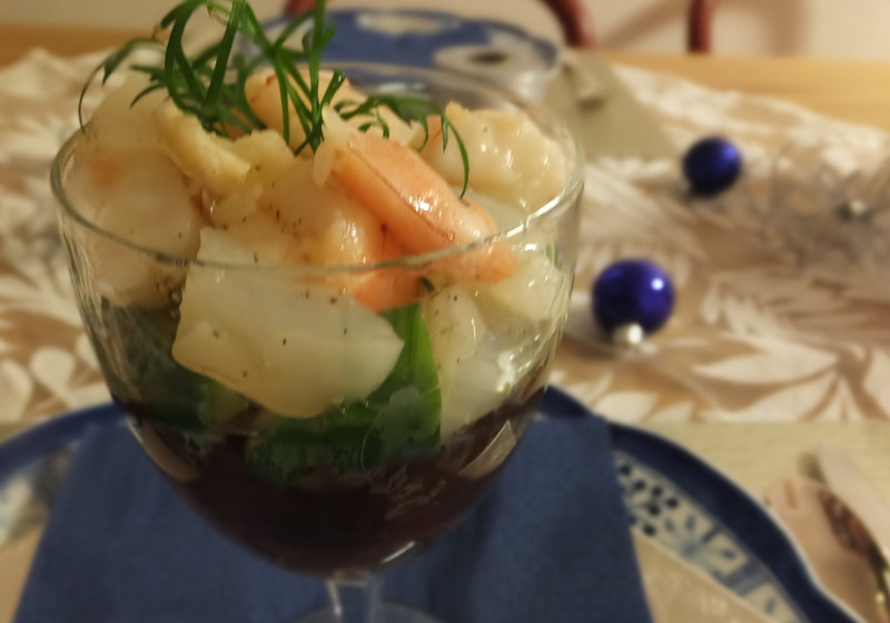 もずくゼリーとシーフードの前菜
