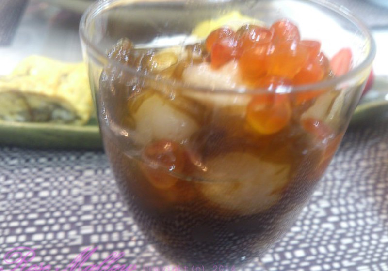 かんたん　揚げ餅のもずくソースがけいくら添え