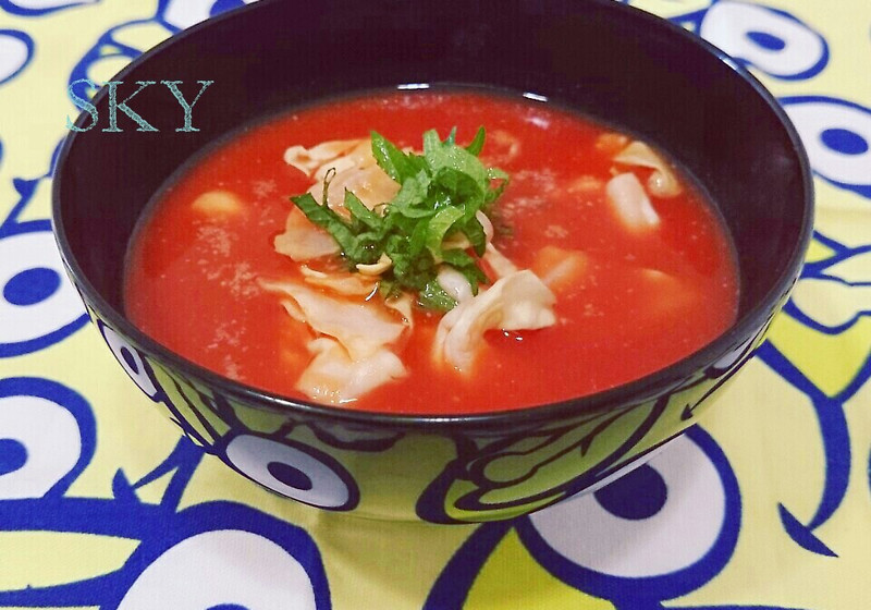 トマトジュースで冷製トマト味噌汁