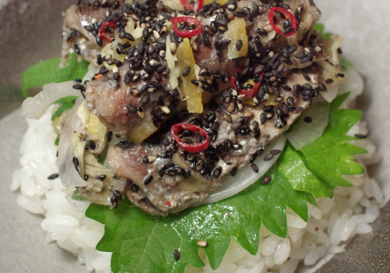 名物イワシのゴマ漬丼 
