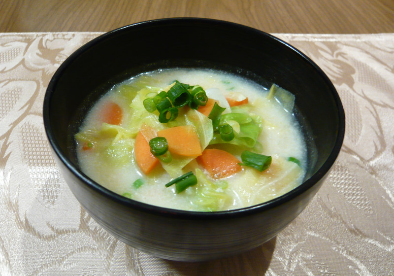 キャベツの豆乳味噌汁ココナッツの香り