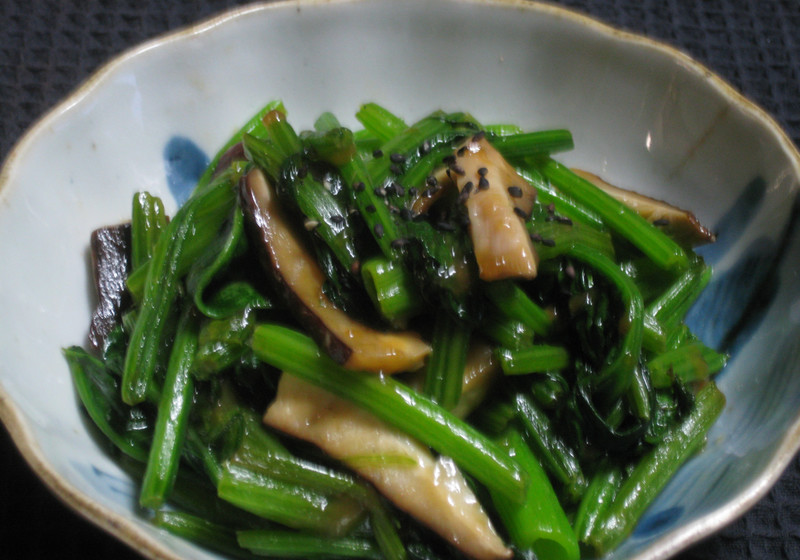 ほうれん草と生椎茸の炒め物