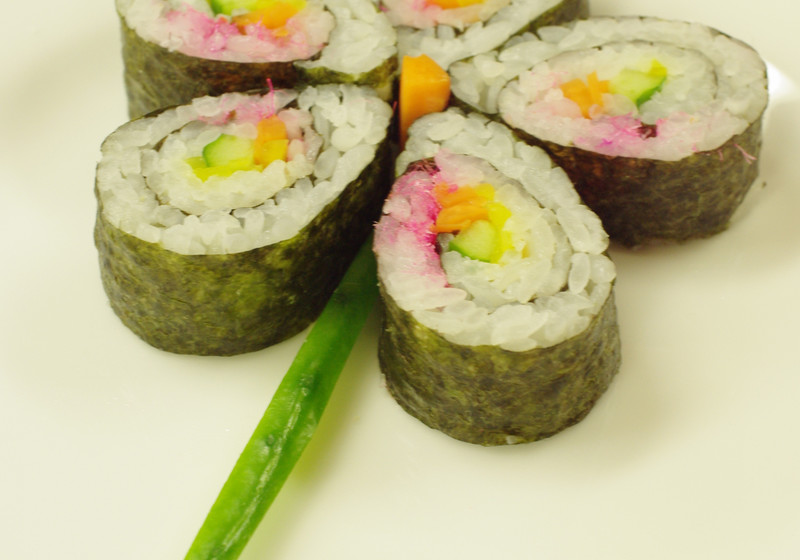 朝飯前で可愛く出来る！お花のラブリー♡巻寿司。