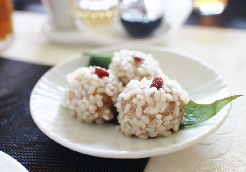 肉団子の餅米蒸（珍珠丸子）
