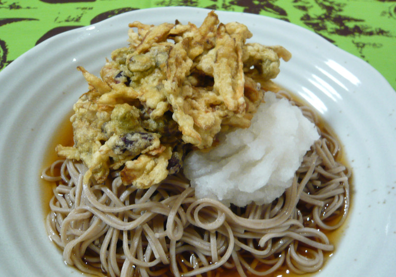 ゴボウとお豆のかき揚げ冷たいそば