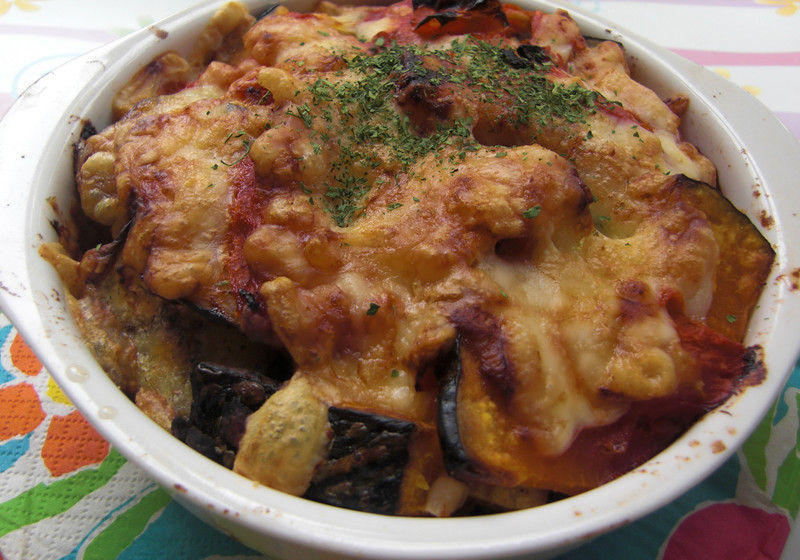 カレーマカロニの夏野菜重ね焼き