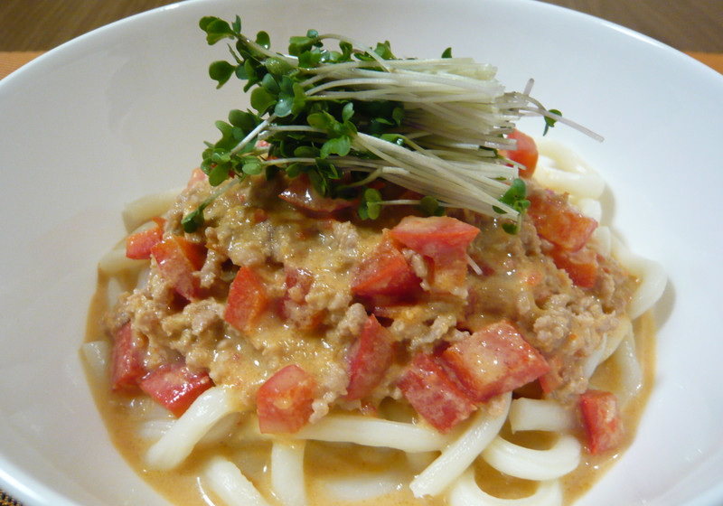 パプリカで冷やし担々うどん