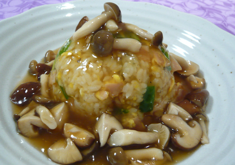 いろいろキノコあんかけチャーハン